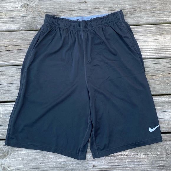 SOLD 💲Nike Dri fit black sports shorts size medium - Picture 2 of 7